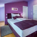 Domino Hotel