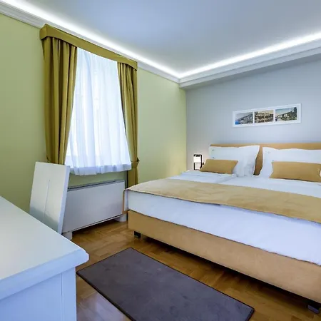 Domino Hotel 4*