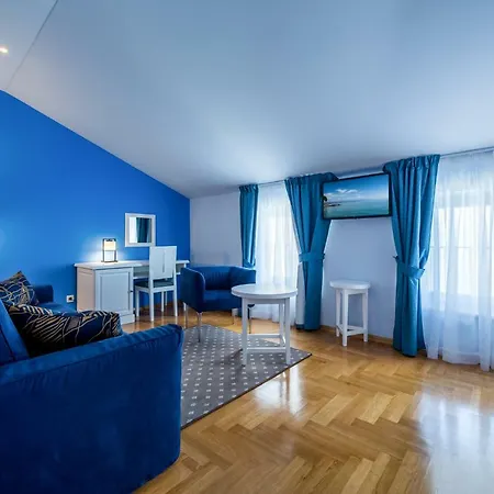 Domino Hotel