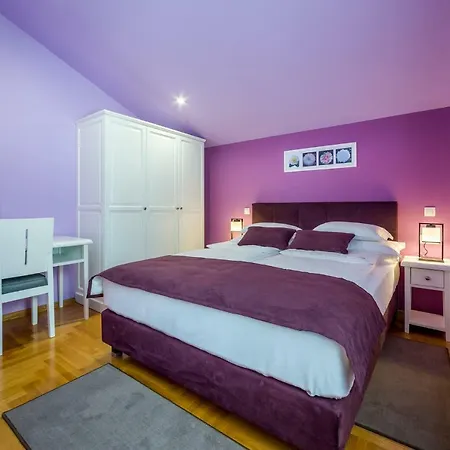 Domino 4* אופטיה