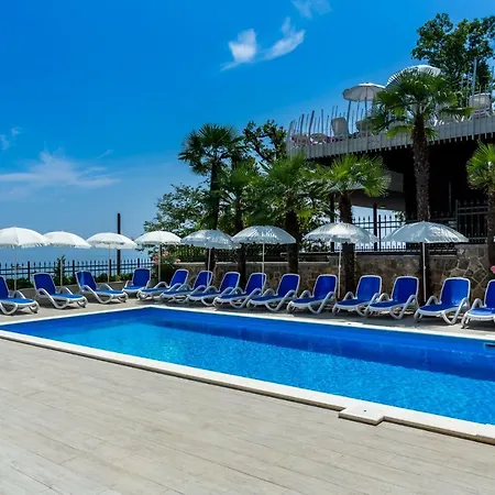 Domino Szálloda 4*