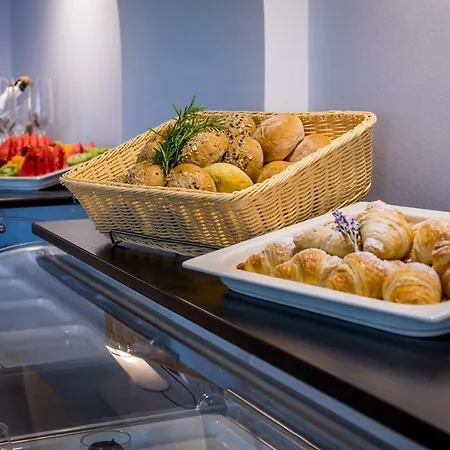 Domino 4* אופטיה