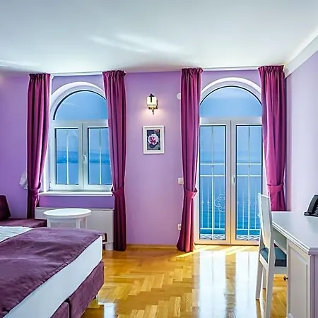 Domino Hotel