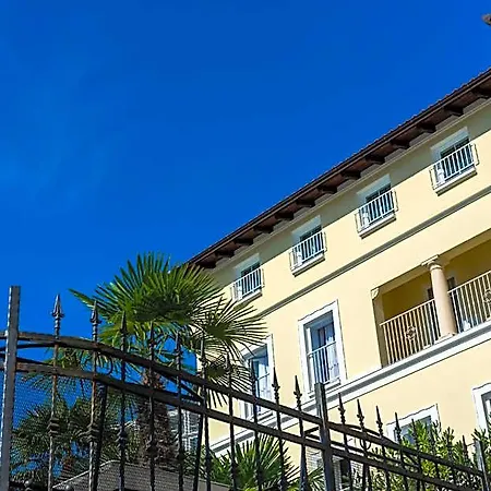 Domino Hotel 4*