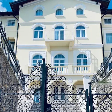 Domino Hotel 4*