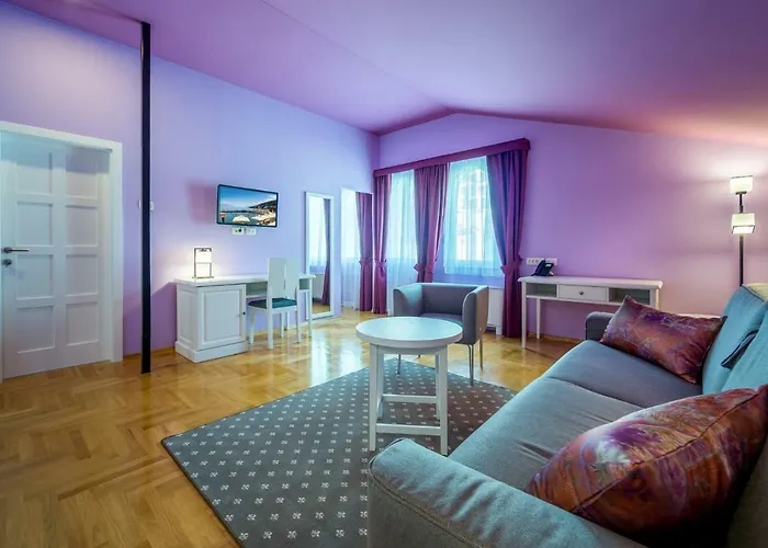 Domino Hotel