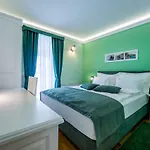 Domino Hotel