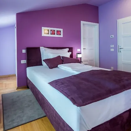 Domino Hotel