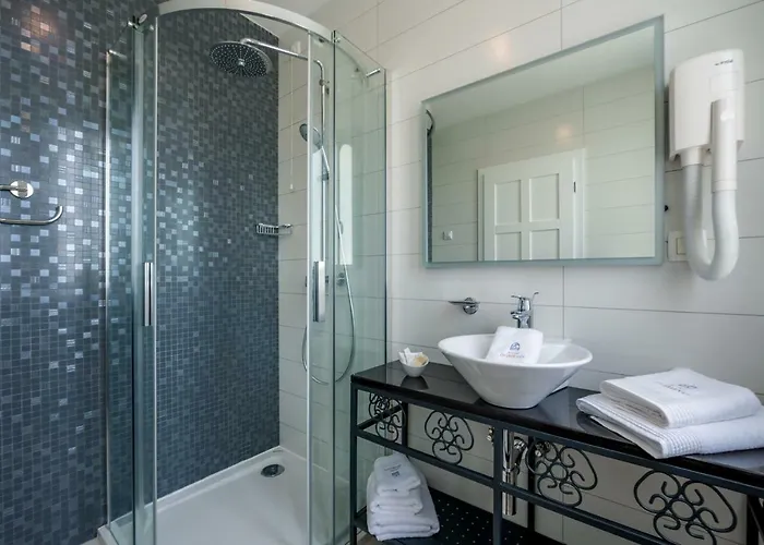 Domino 4* 奥帕提亚